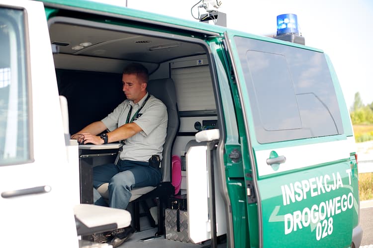 Jak sprawdzić czy kierowca manipuluje tachografem?