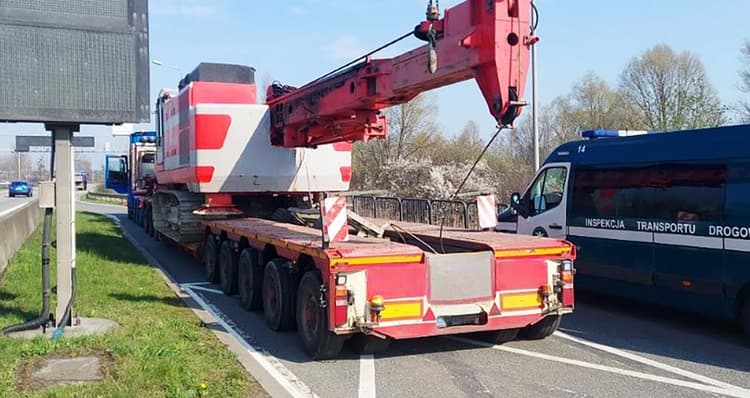 Pijany pilotował 111-tonowy transport nie mający zezwolenia