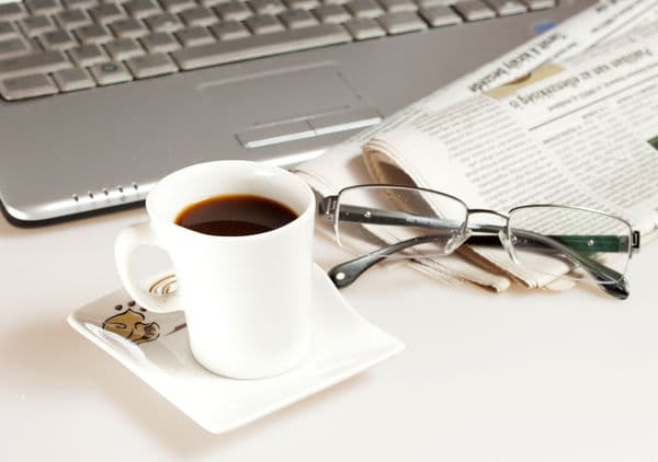 Czy oczekiwanie na pracę to: przestój czy dyspozycja?