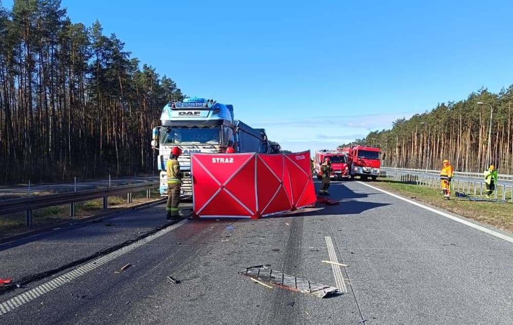 Droga S8 zablokowana - był wypadek ciężarówki. Co się dzieje (1)