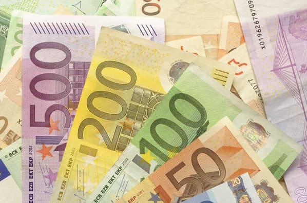 Czy polska firma może wystawiać faktury dla polskiego kontrahenta w EURO