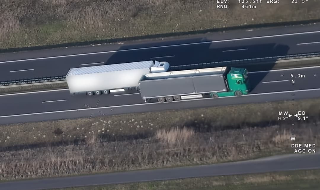 Orzeł Pomorza w akcji Wyprzedzające się ciężarówki to nadal plaga