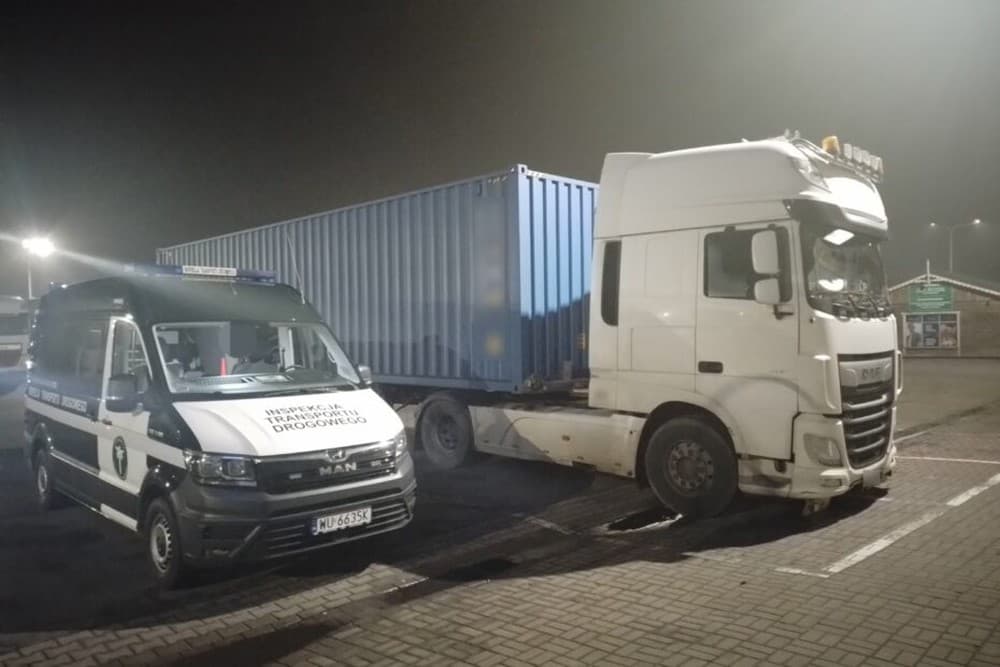 Dodatkowe oświetlenie ciężarówki Kara od ITD za LED-owe oczy