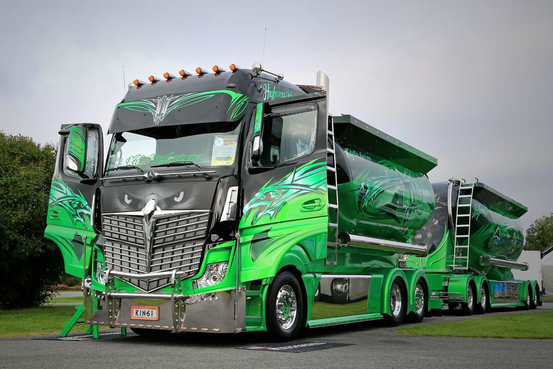 cc8a966937509b53f57c24852f1903d5f5f7b349-large