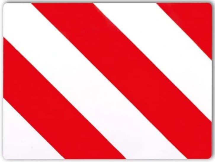 Ładunek wystaje o metr, czy można transportować?