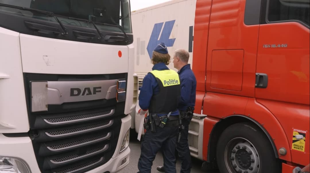 Nalot na parking Goordijk w Belgii. Skontrolowano 108 kierowców