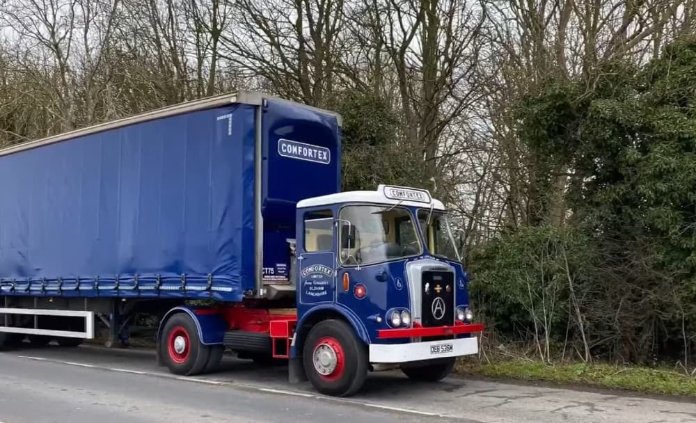 51-letni Atkinson Borderer wciąż wozi towary