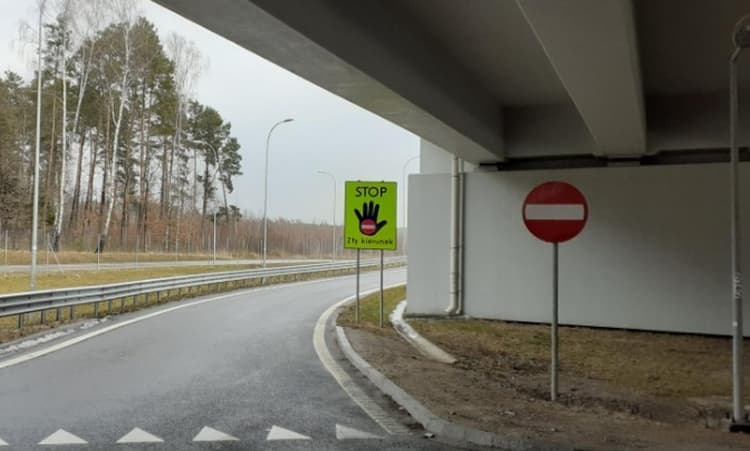 Ciężarówka jechała pod prąd S7 Badania techniczne Brak