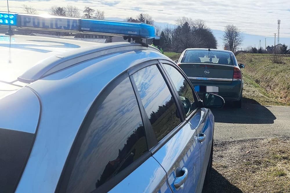 Kobieta zatrzymana za zbyt wolną jazdę
