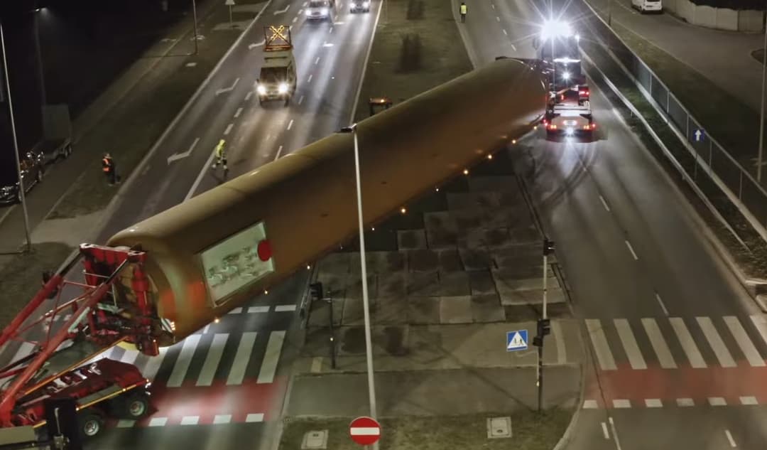 58-metrowe zestawy wyruszyły z Polski. Tak wyglądał przejazd