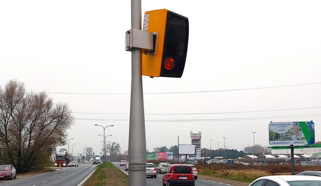 Fotoradar-rekordzista ponownie uszkodzony. Działał dobę