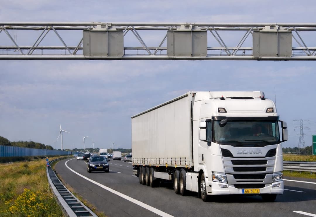 e85489d6-f2eb-4819-b080-7bfff1d4ffa4